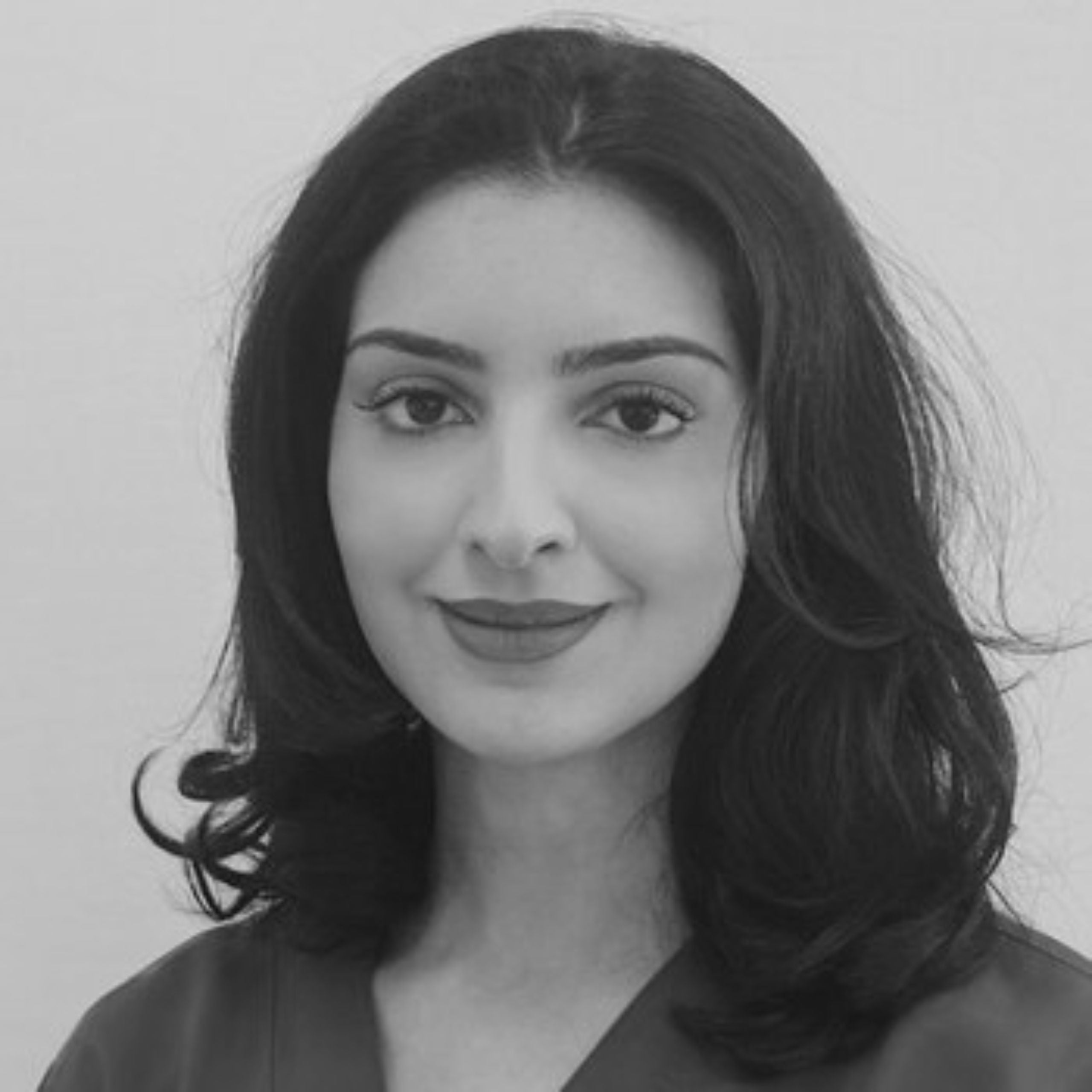Zahnärztin Dr. Daria Kheradmand über die Mundplus One Rotlicht-Schallzahnbürste